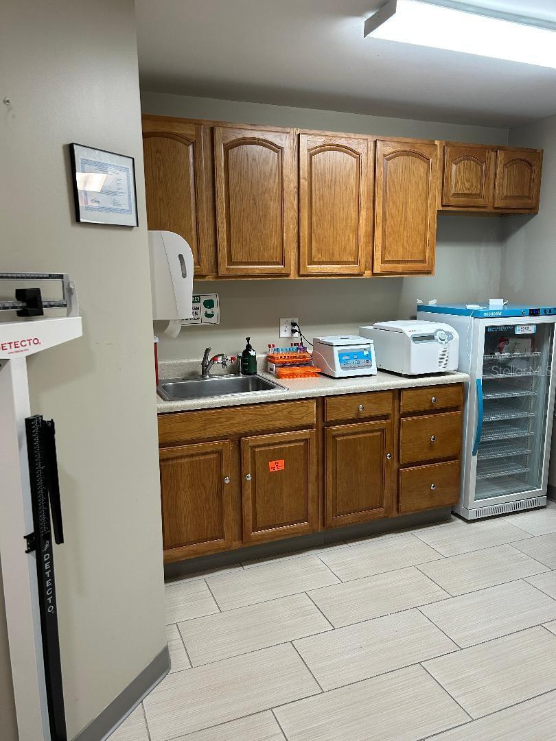 OAKRIDGE OFFICE CNTR A CONDO - Commercial Sale