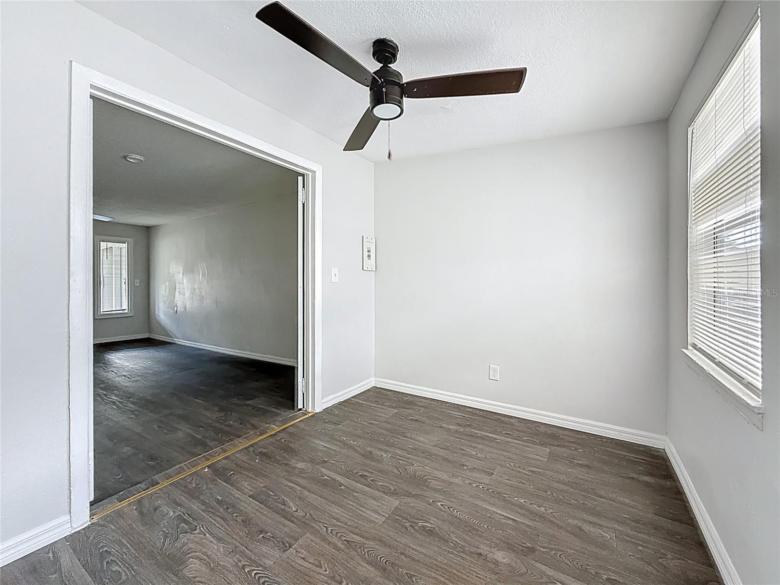 LAUGHNERS EXT OF KERR ADD - Residential Lease