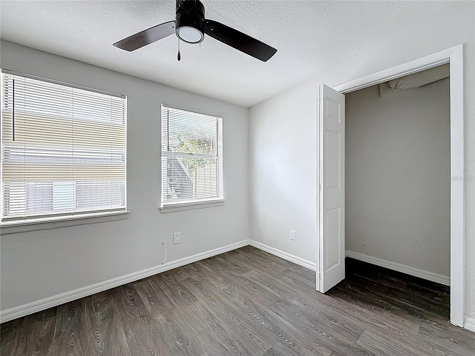 LAUGHNERS EXT OF KERR ADD - Residential Lease