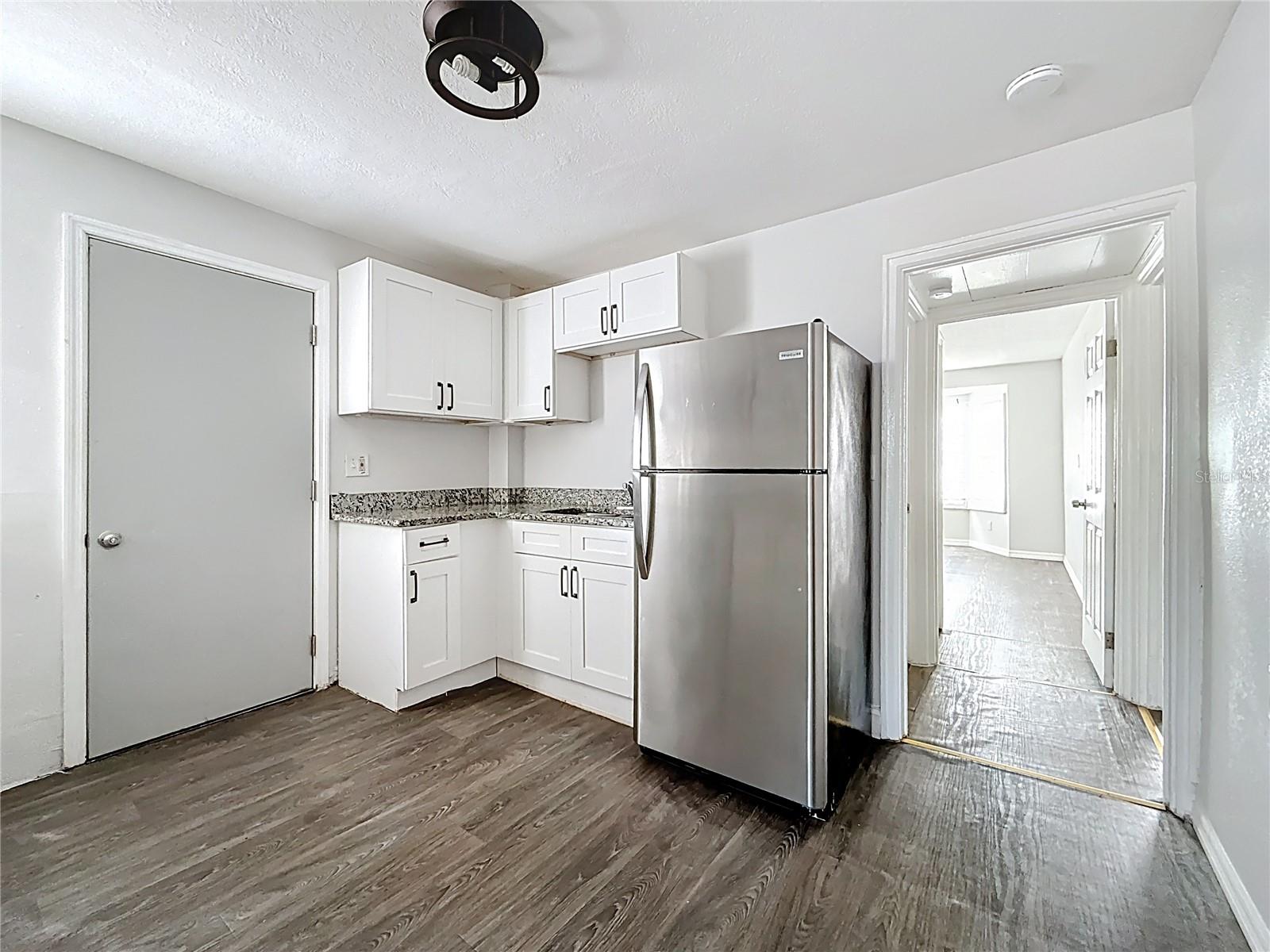 LAUGHNERS EXT OF KERR ADD - Residential Lease