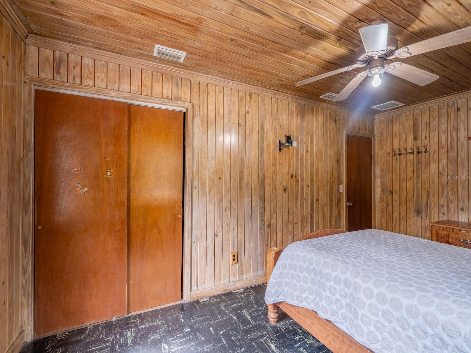 GOVT LEASE LT LAKE KER - Residential