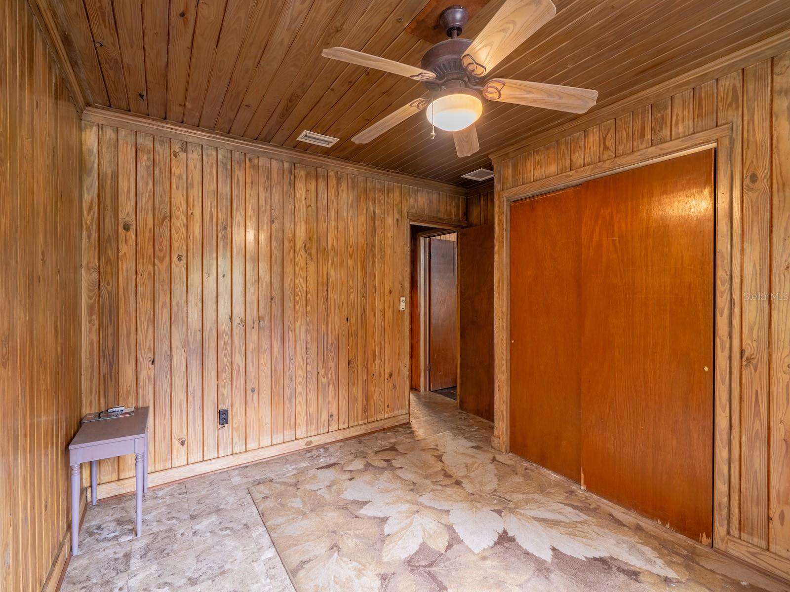 GOVT LEASE LT LAKE KER - Residential