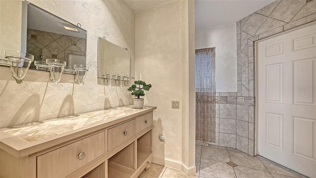 VENICE GULF VIEW REP - Residential