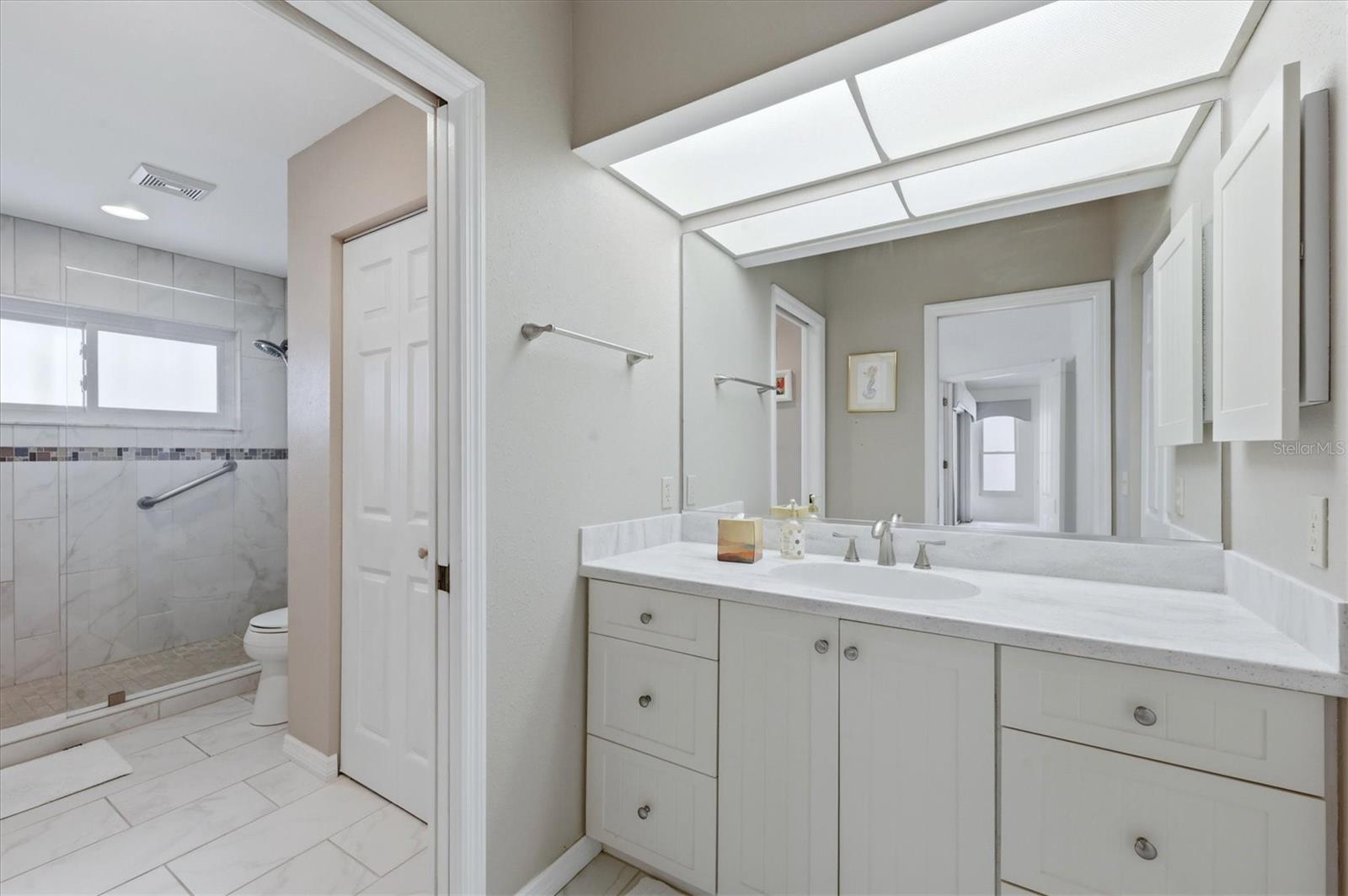 HARRINGTON LAKE - Residential