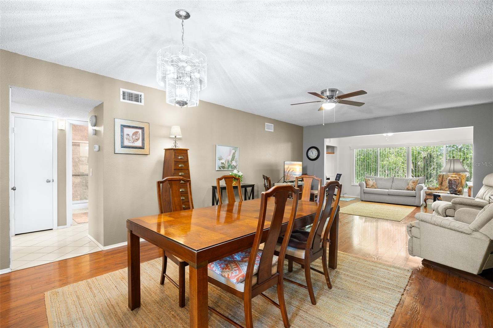 ON TOP OF THE WORLD - Residential