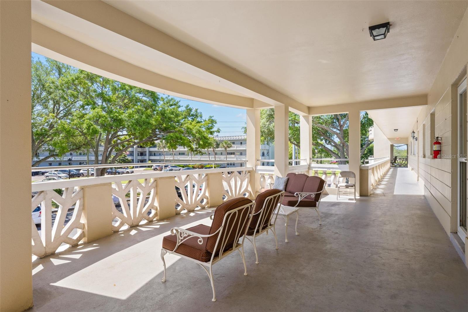 ON TOP OF THE WORLD - Residential