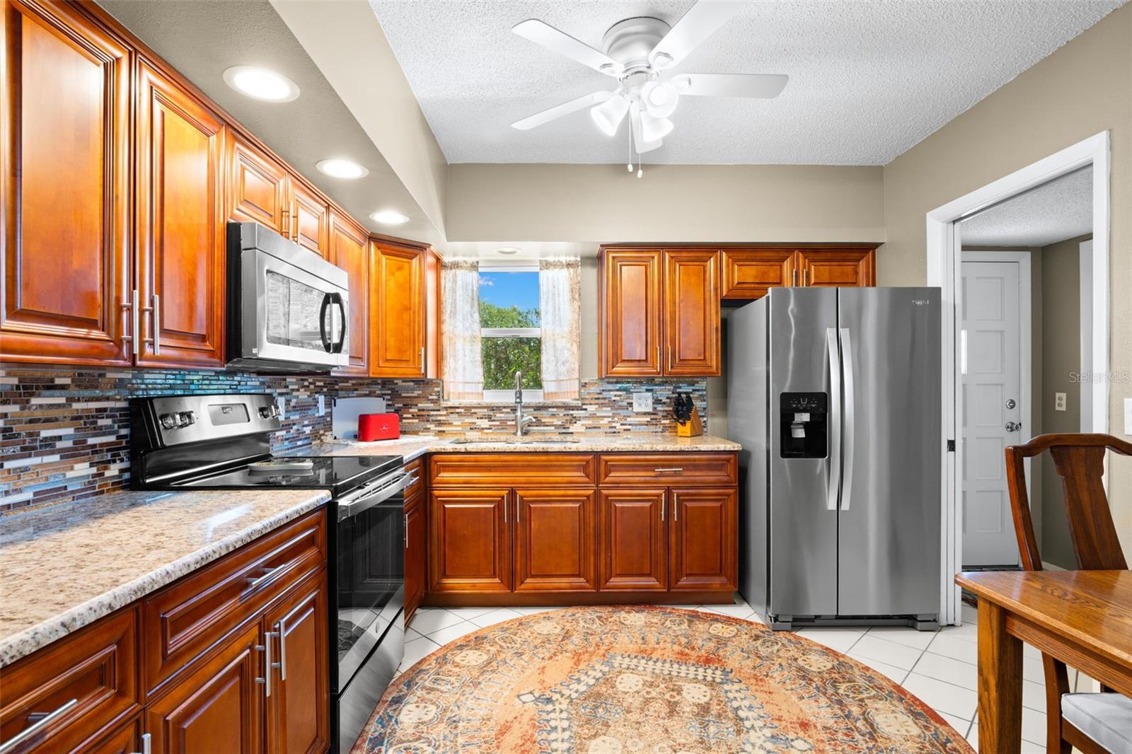 ON TOP OF THE WORLD - Residential