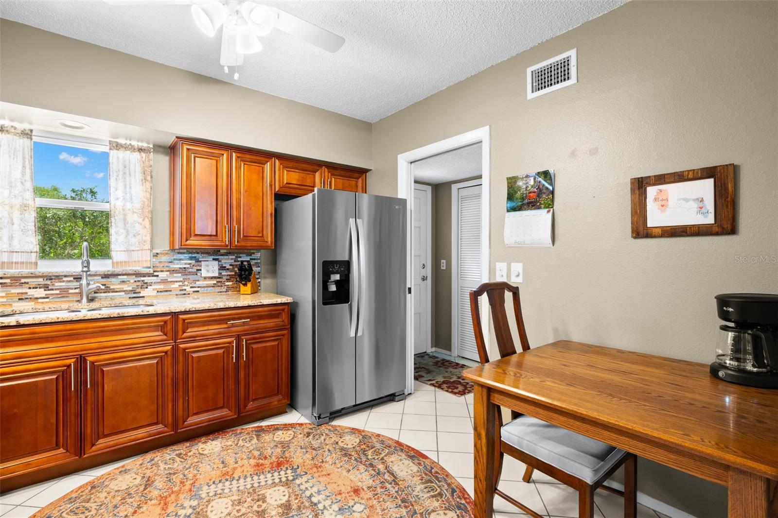 ON TOP OF THE WORLD - Residential