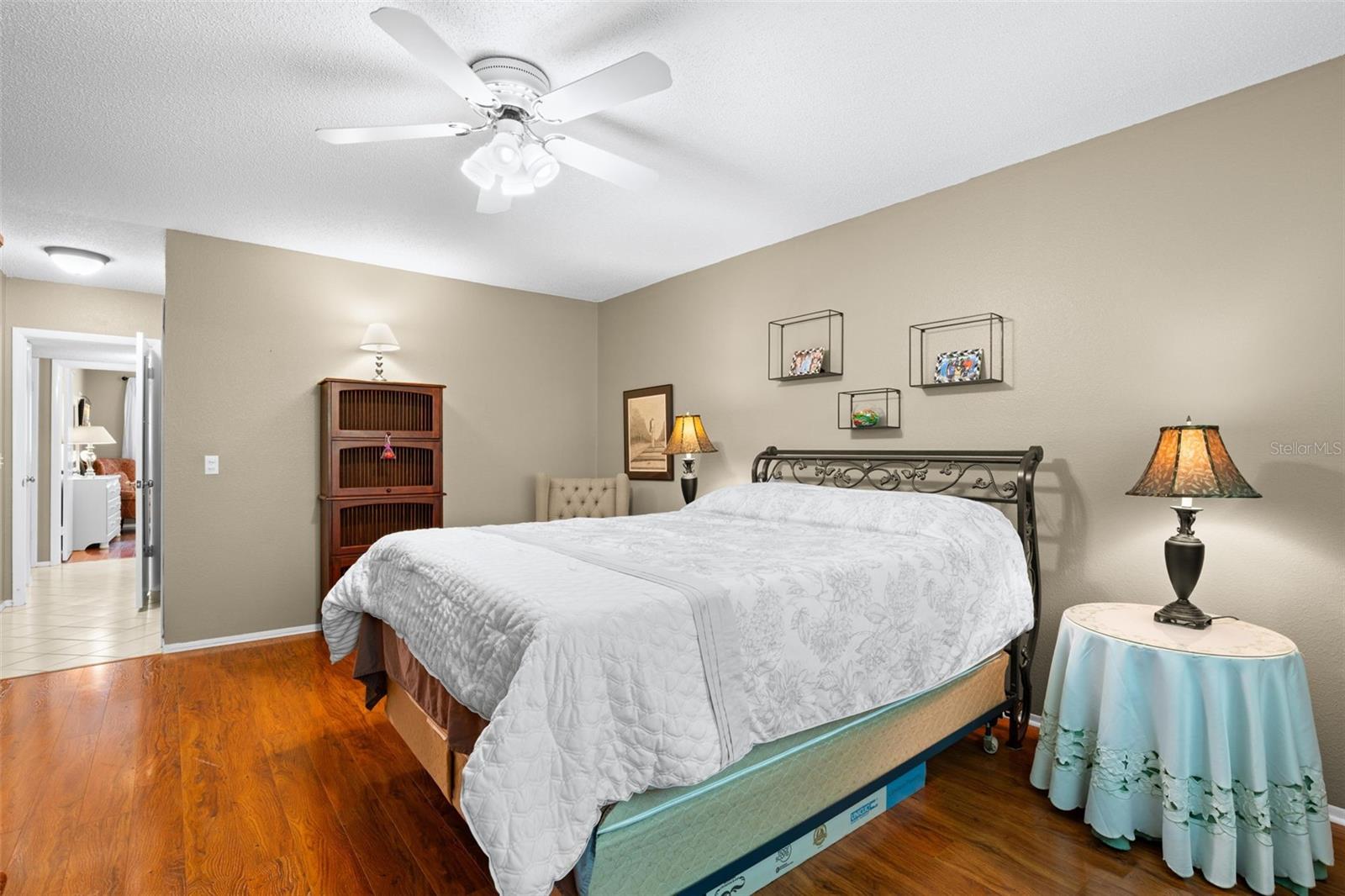 ON TOP OF THE WORLD - Residential