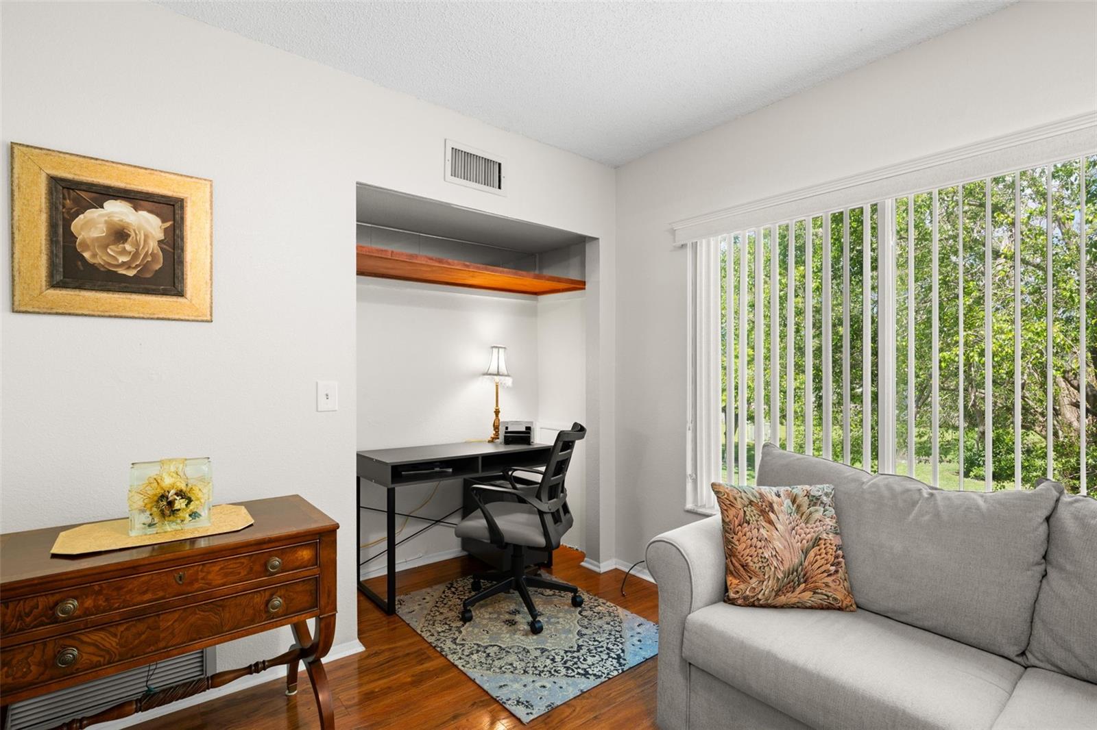 ON TOP OF THE WORLD - Residential