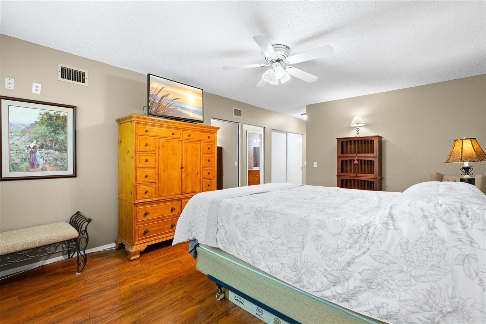 ON TOP OF THE WORLD - Residential