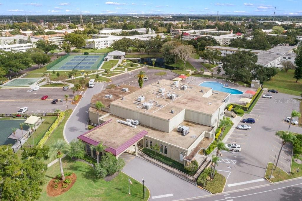 ON TOP OF THE WORLD - Residential