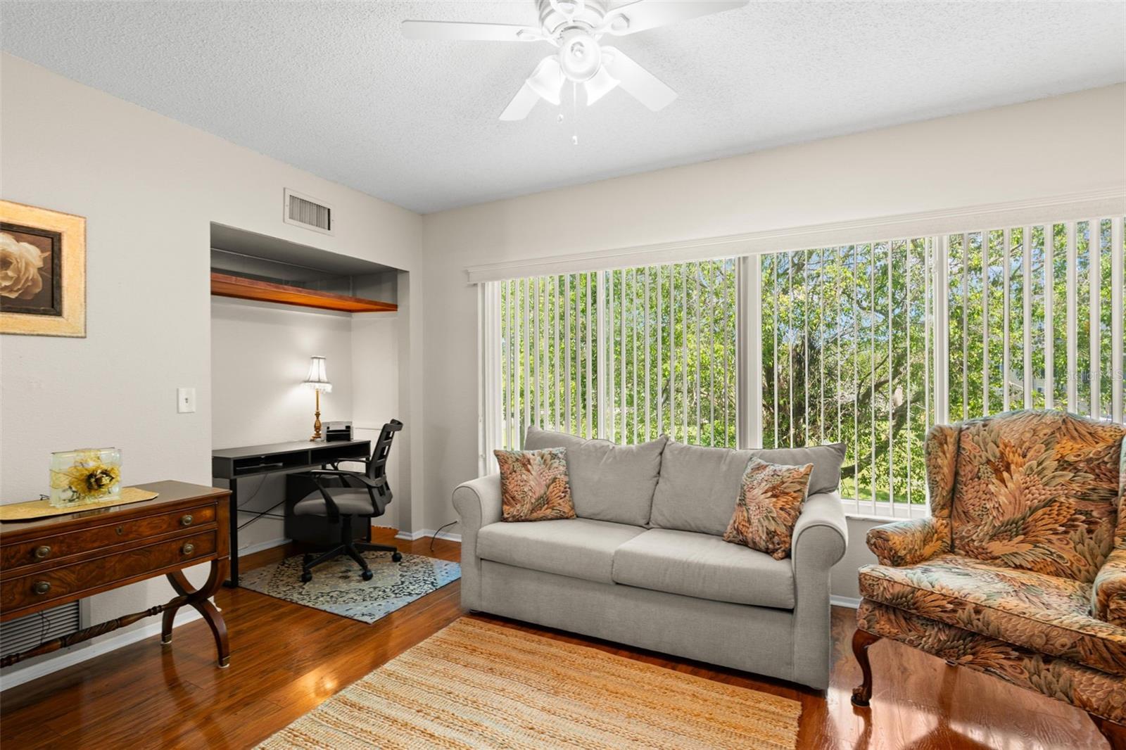 ON TOP OF THE WORLD - Residential