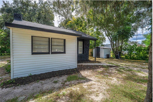 2331 WESTSIDE DR, LEESBURG, FL 34748 - Image f2b389f2aa14d2927cfbcf3f6420899a/2070245050