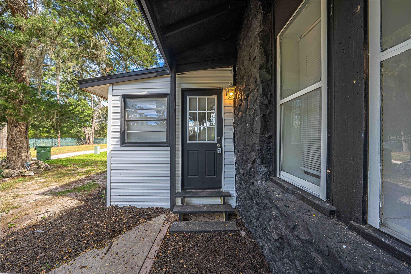 2331 WESTSIDE DRIVE