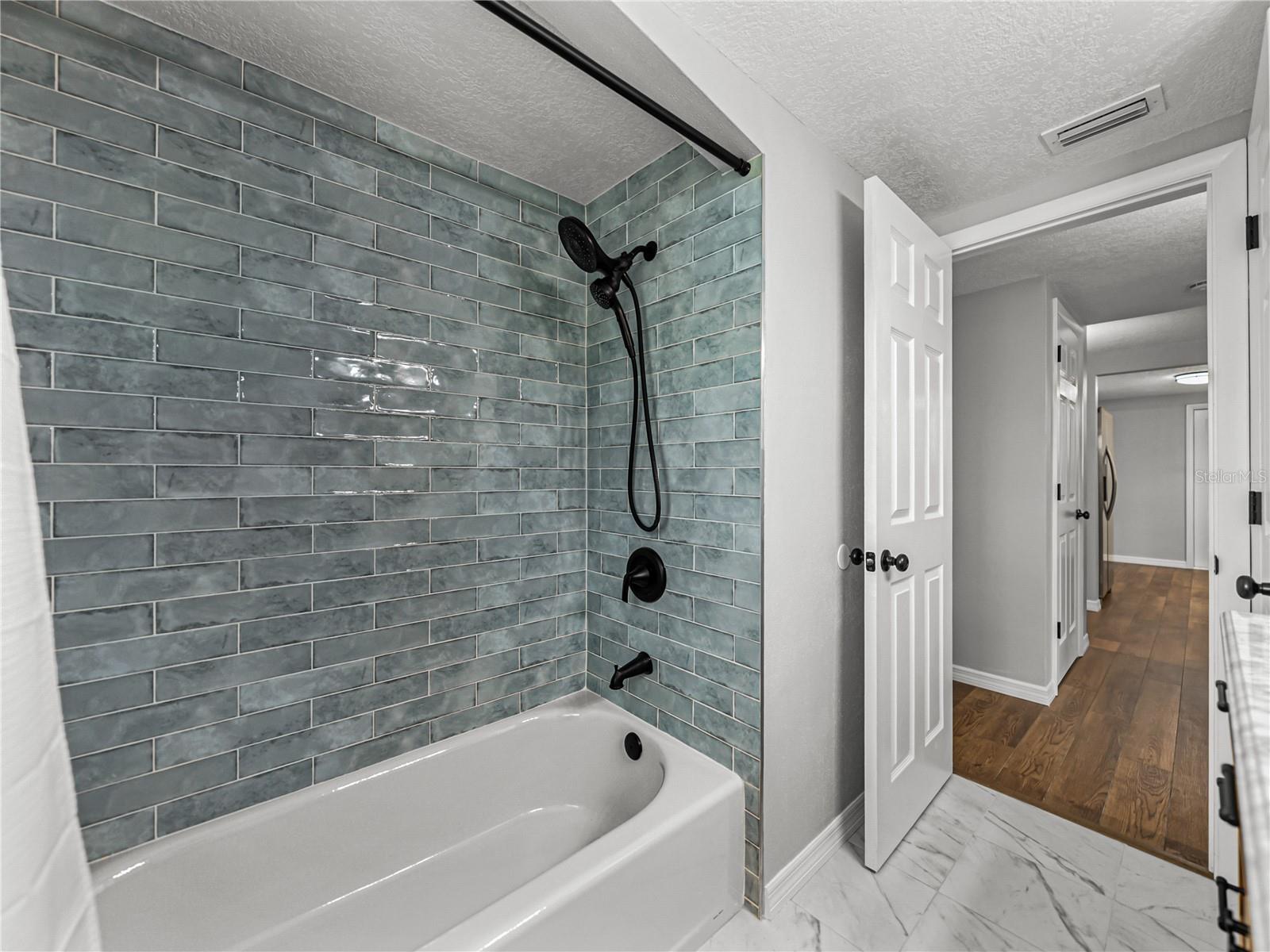 JASMINE LAKES - Residential