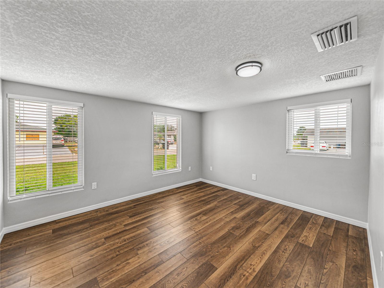 JASMINE LAKES - Residential