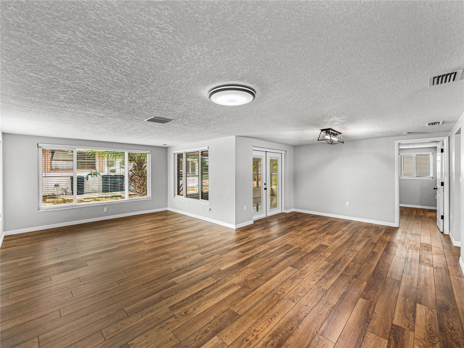 JASMINE LAKES - Residential