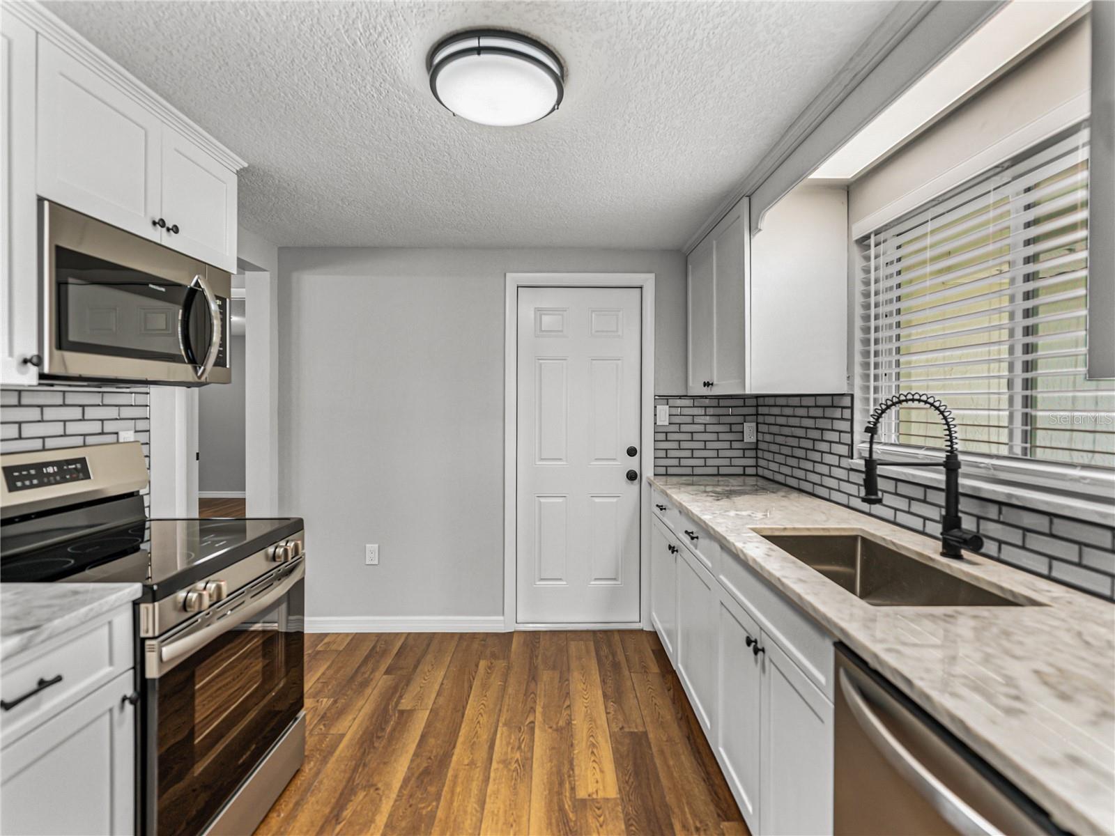 JASMINE LAKES - Residential