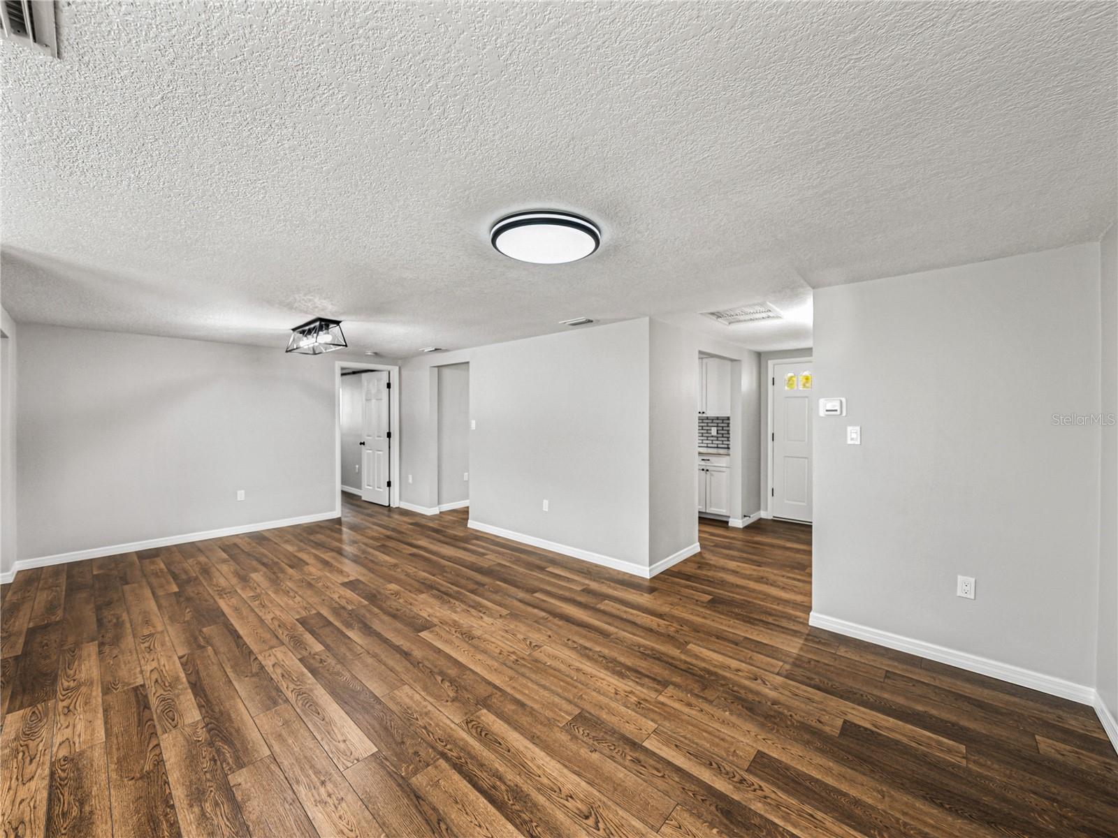 JASMINE LAKES - Residential