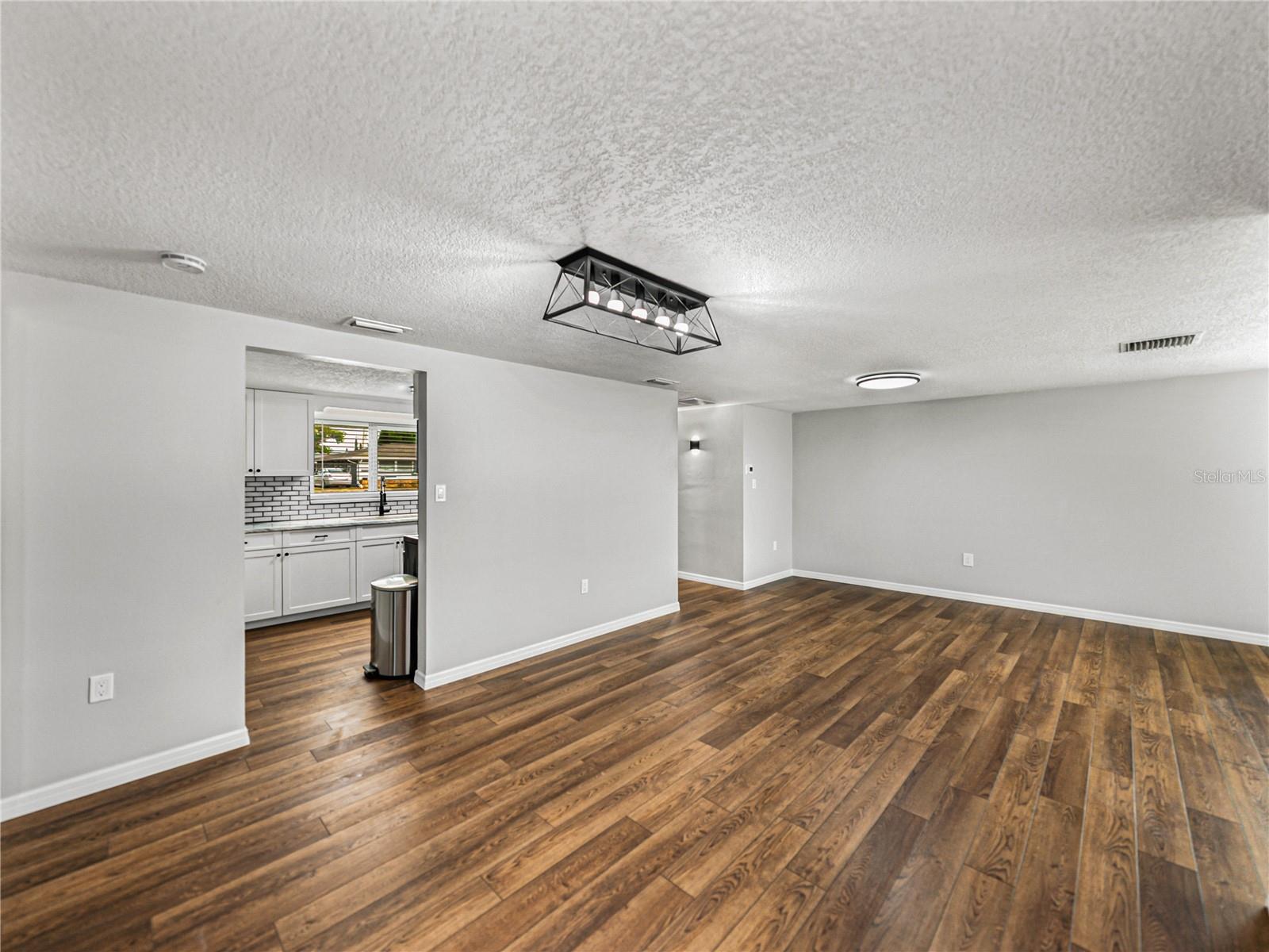 JASMINE LAKES - Residential