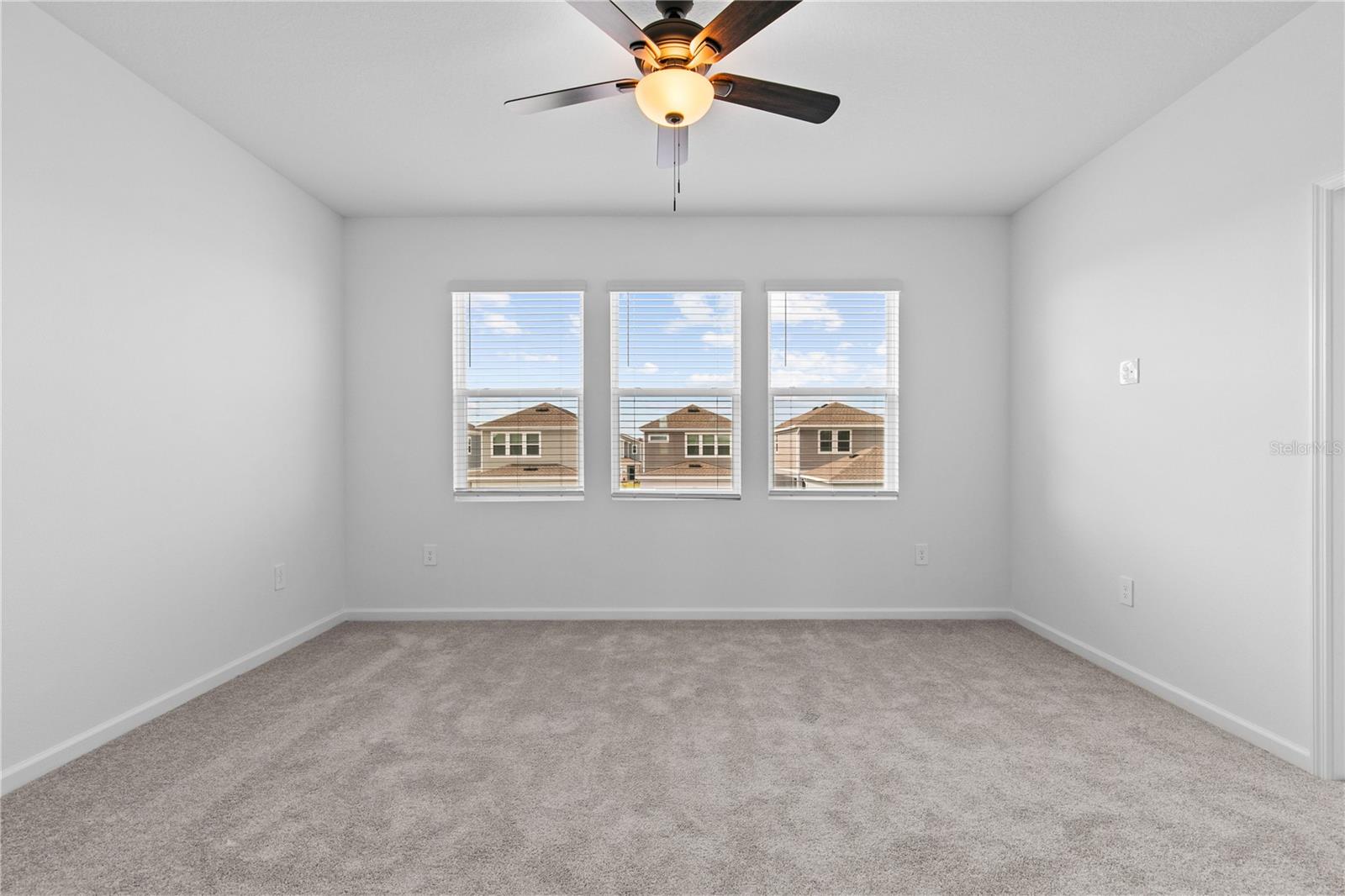 EVERBE 34S - Residential Lease