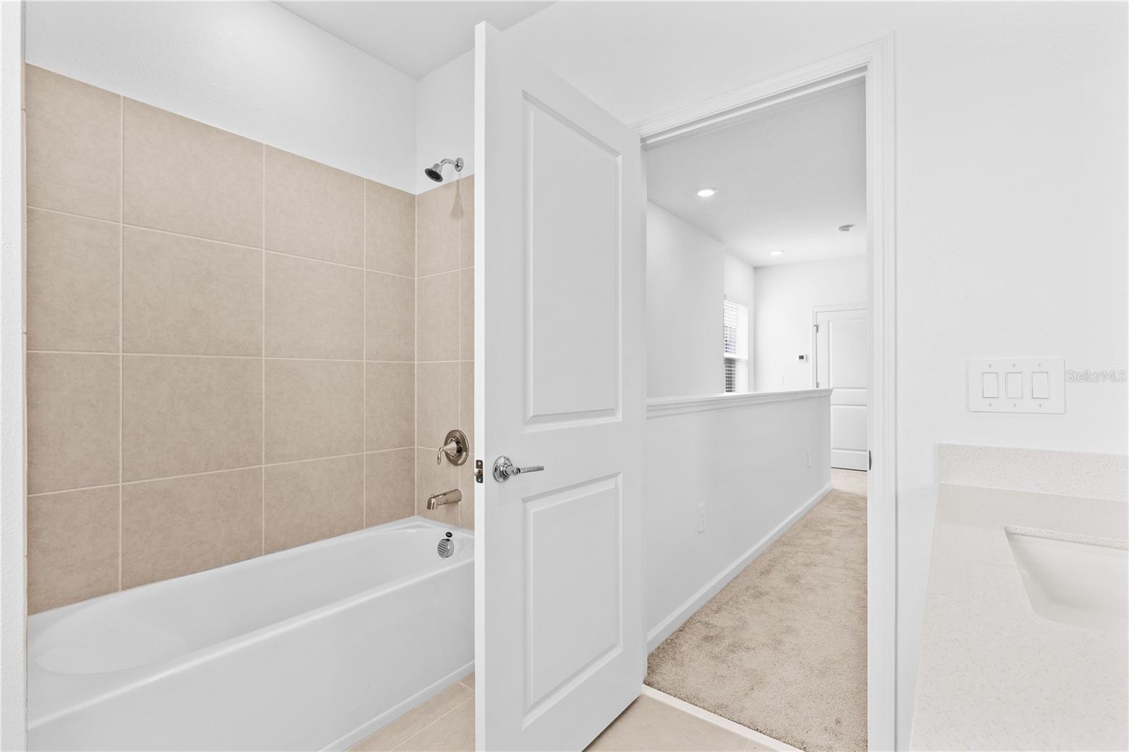 EVERBE 34S - Residential Lease