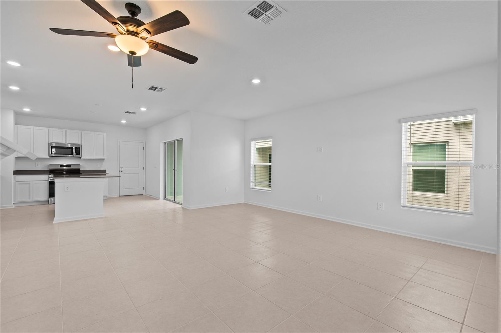 EVERBE 34S - Residential Lease