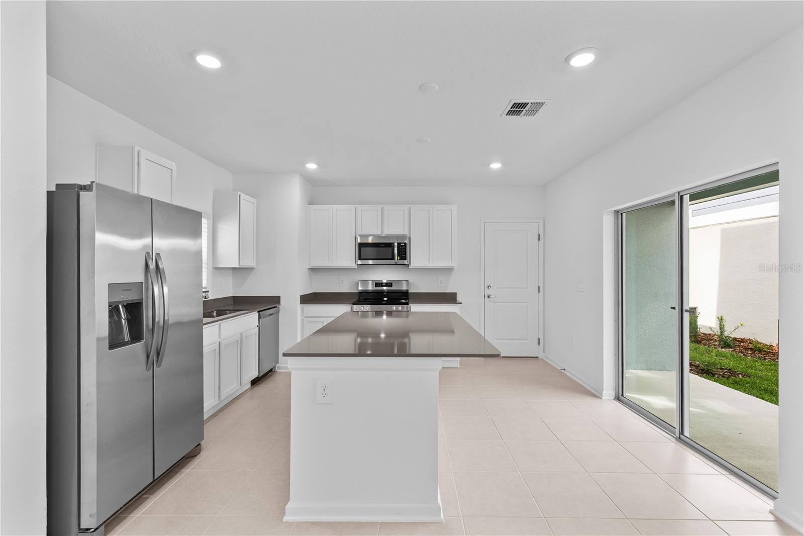 EVERBE 34S - Residential Lease