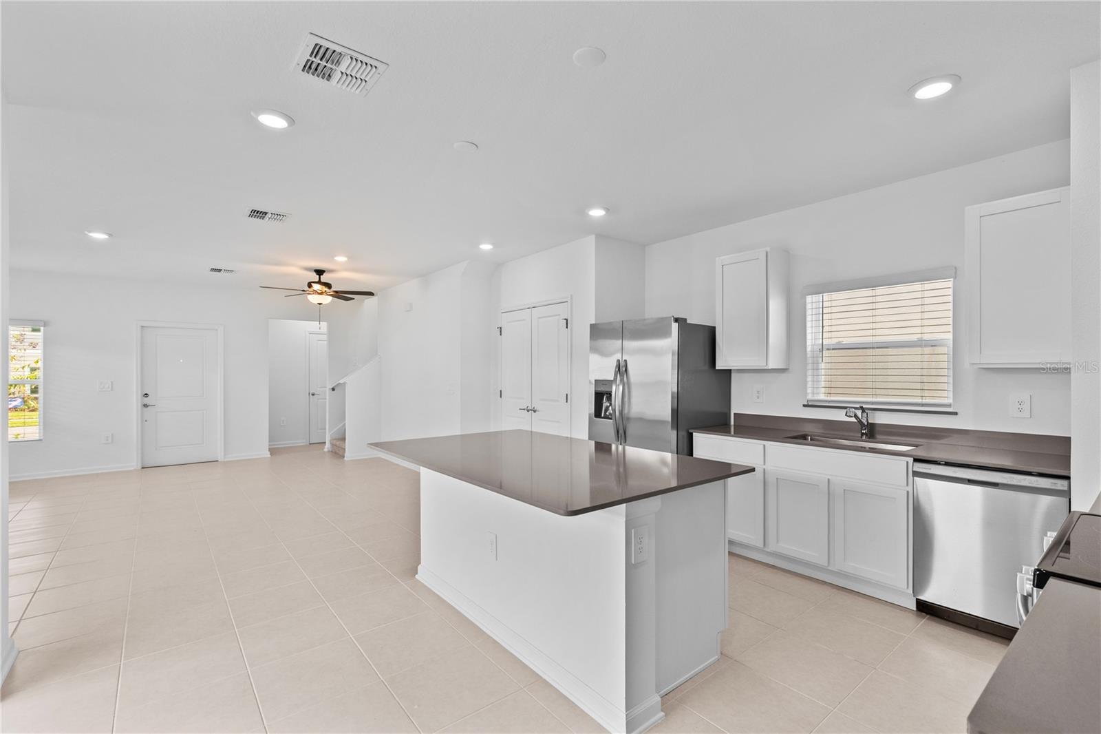 EVERBE 34S - Residential Lease