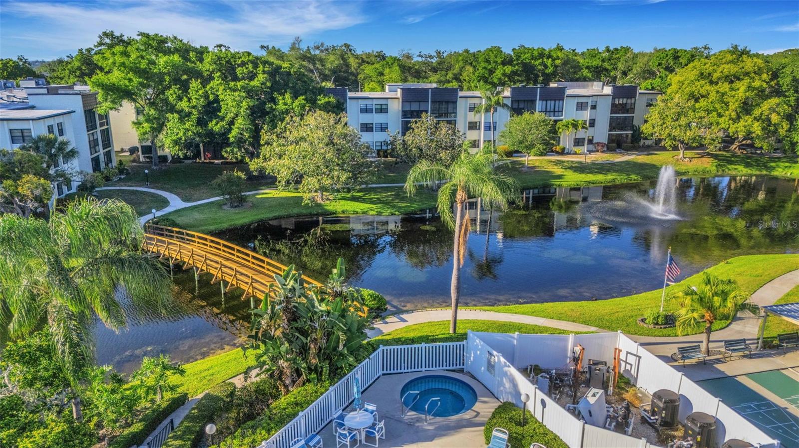 LAKEVIEW OF LARGO - Residential