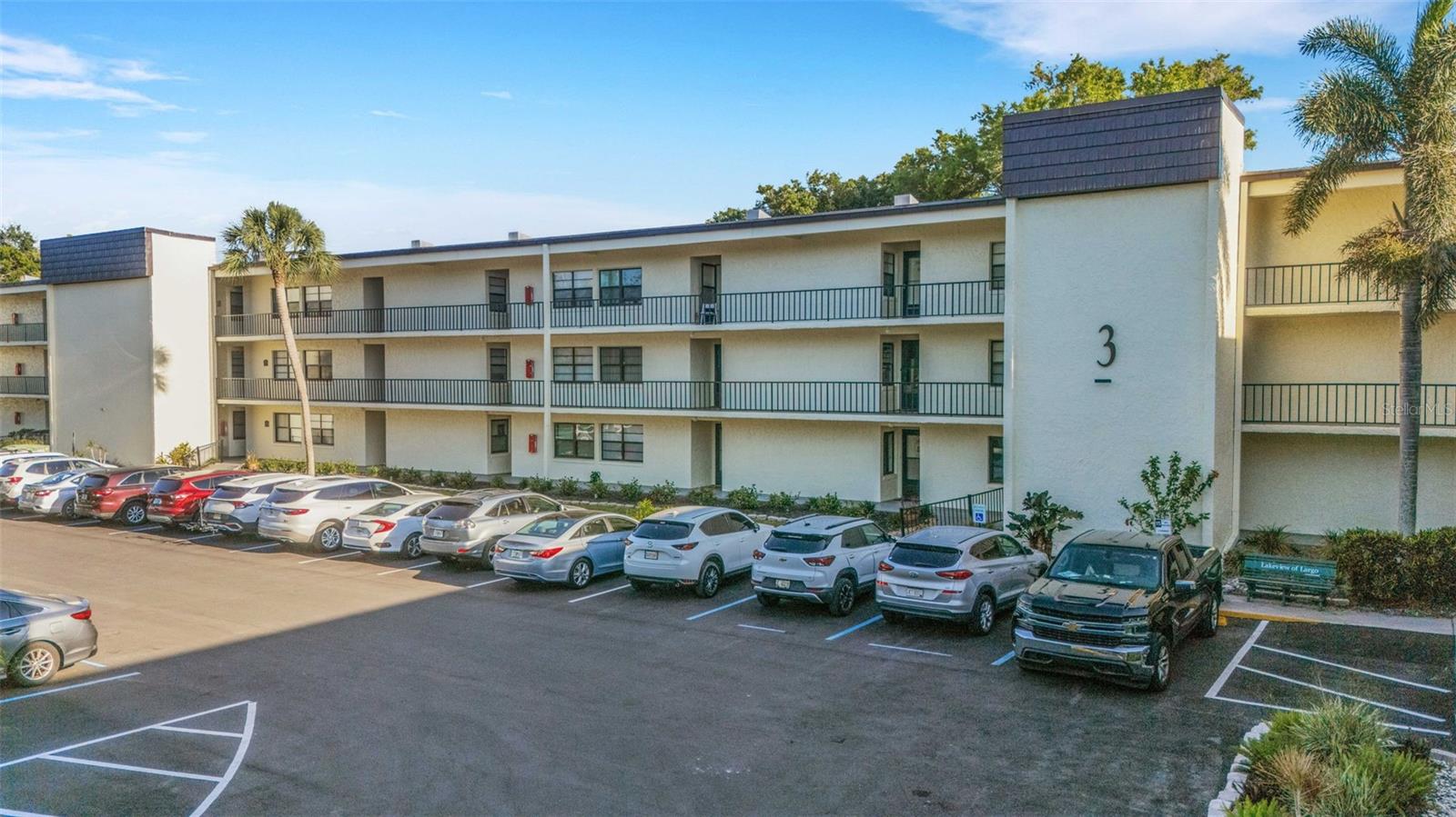 LAKEVIEW OF LARGO - Residential