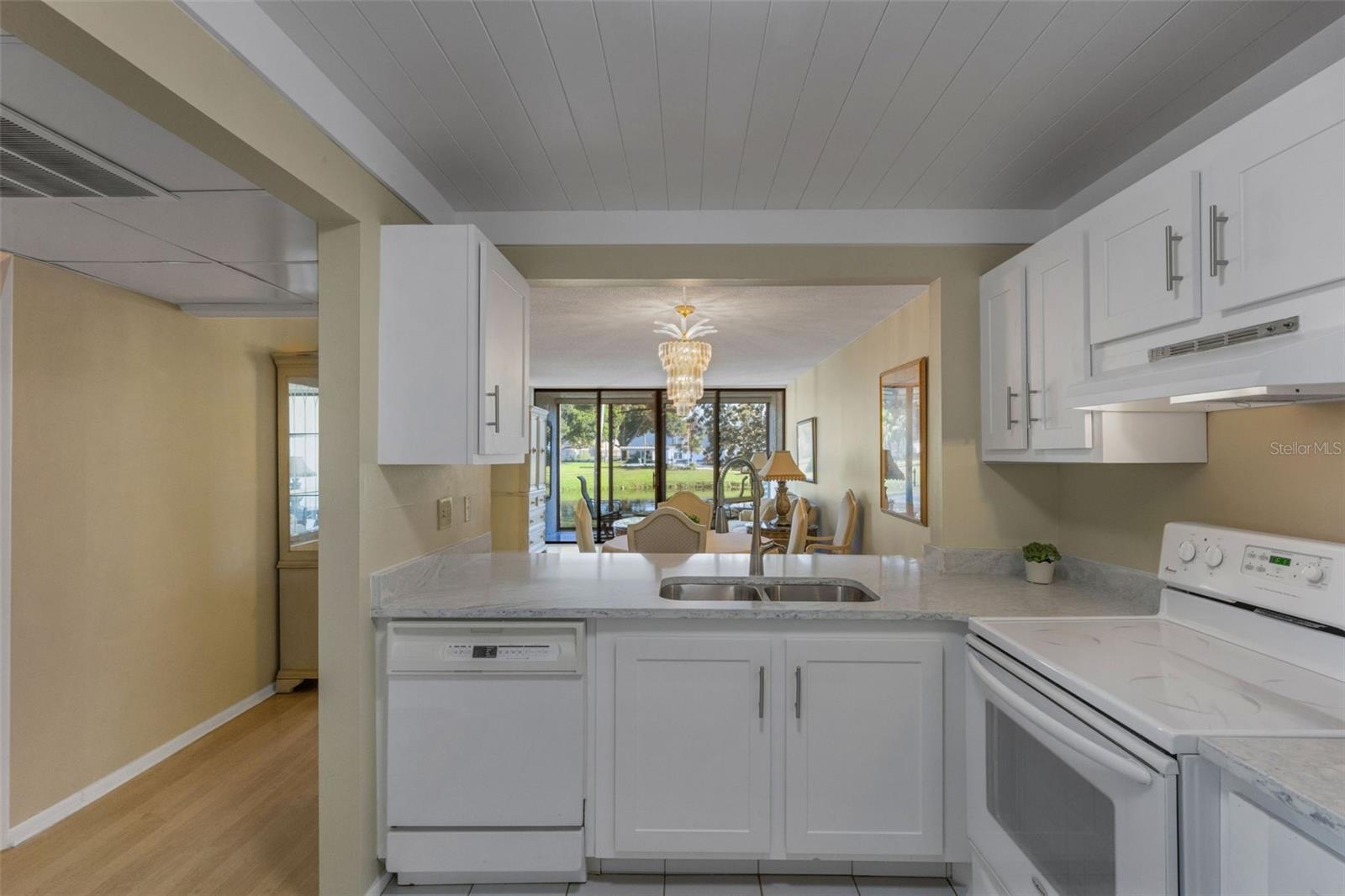 LAKEVIEW OF LARGO - Residential