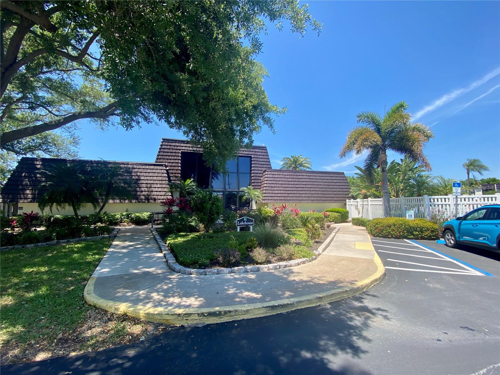 LAKEVIEW OF LARGO - Residential