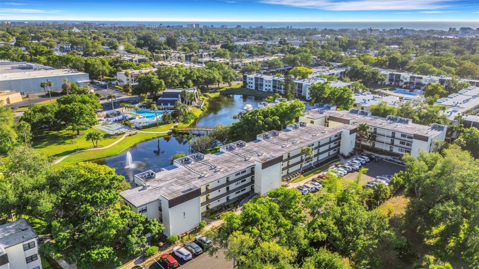 LAKEVIEW OF LARGO - Residential