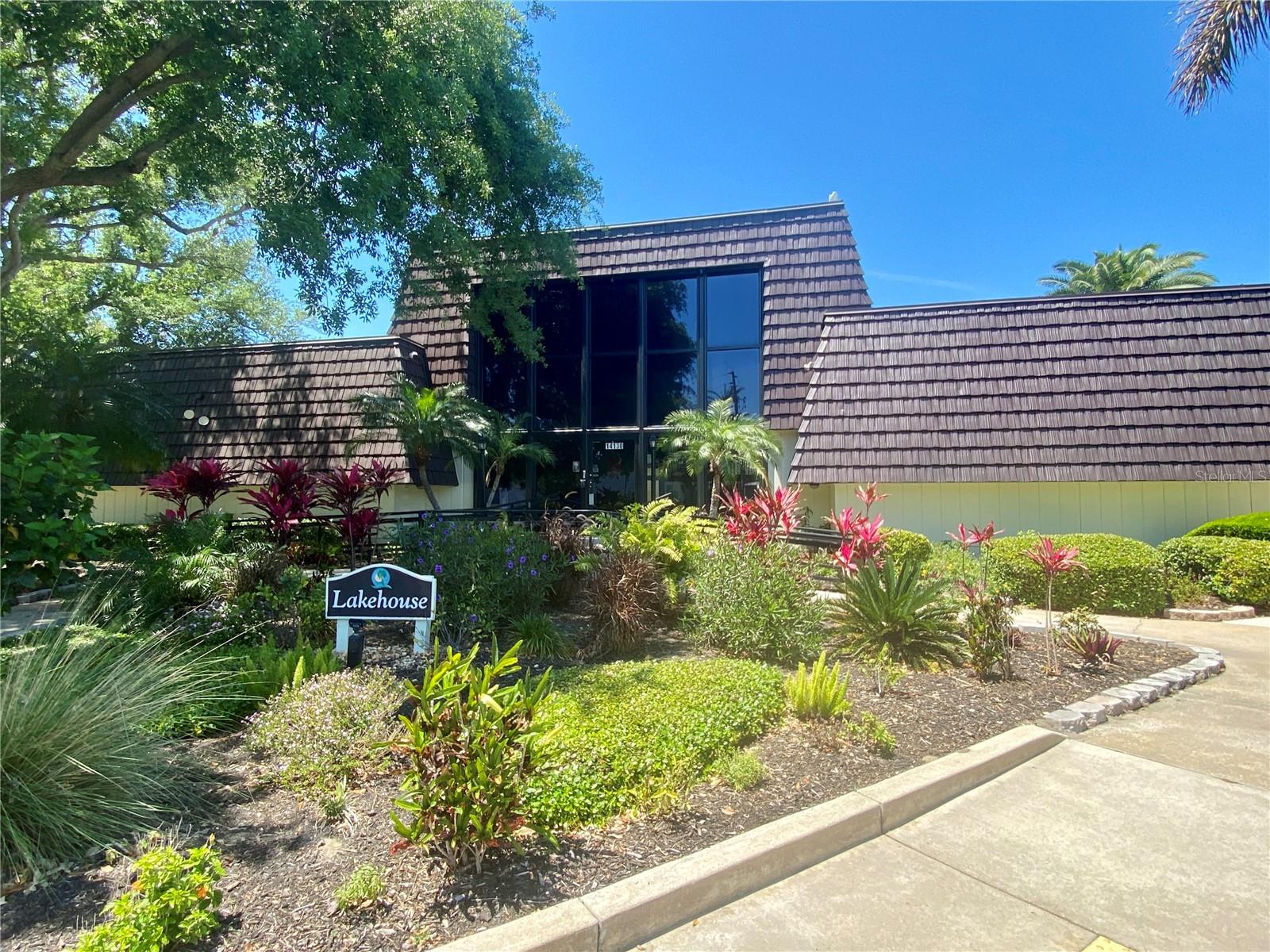 LAKEVIEW OF LARGO - Residential