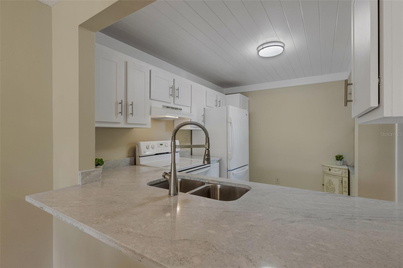 LAKEVIEW OF LARGO - Residential