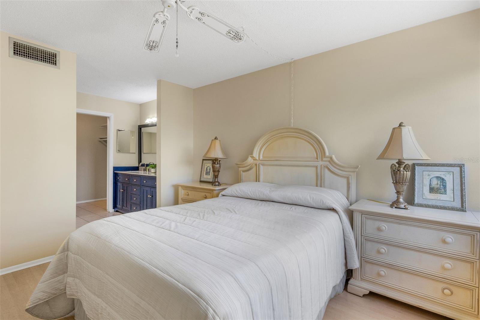 LAKEVIEW OF LARGO - Residential