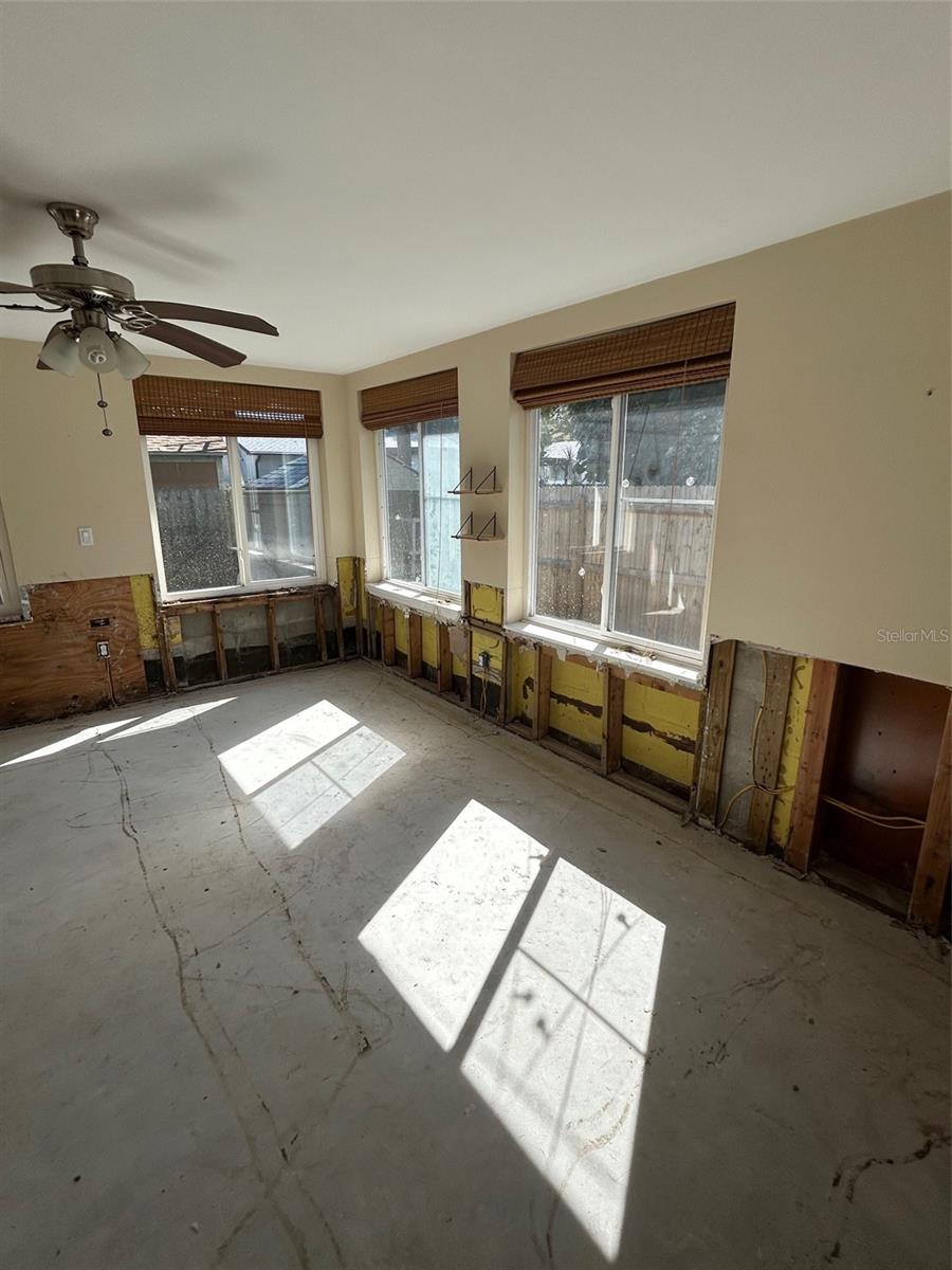 SHOREACRES CENTER - Residential