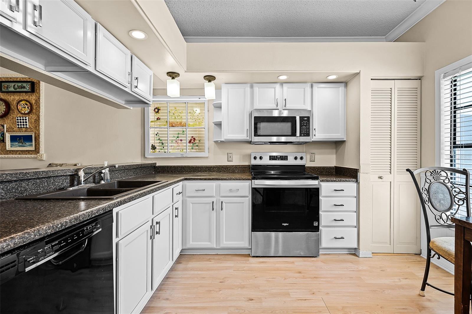 5813 PARKVIEW POINT DRIVE
