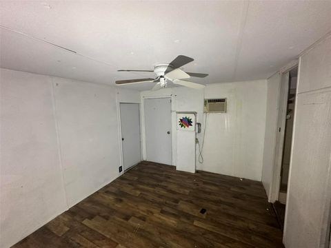 Tiny photo for 10641 SE 127th Lane, Belleview, FL 34420 (MLS # OM724556)