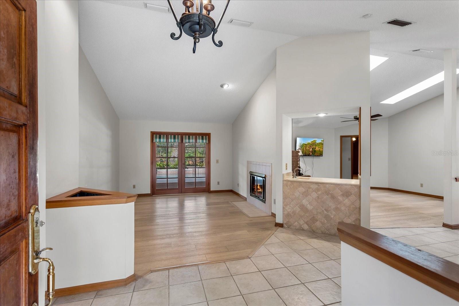 662 SARANAC DRIVE