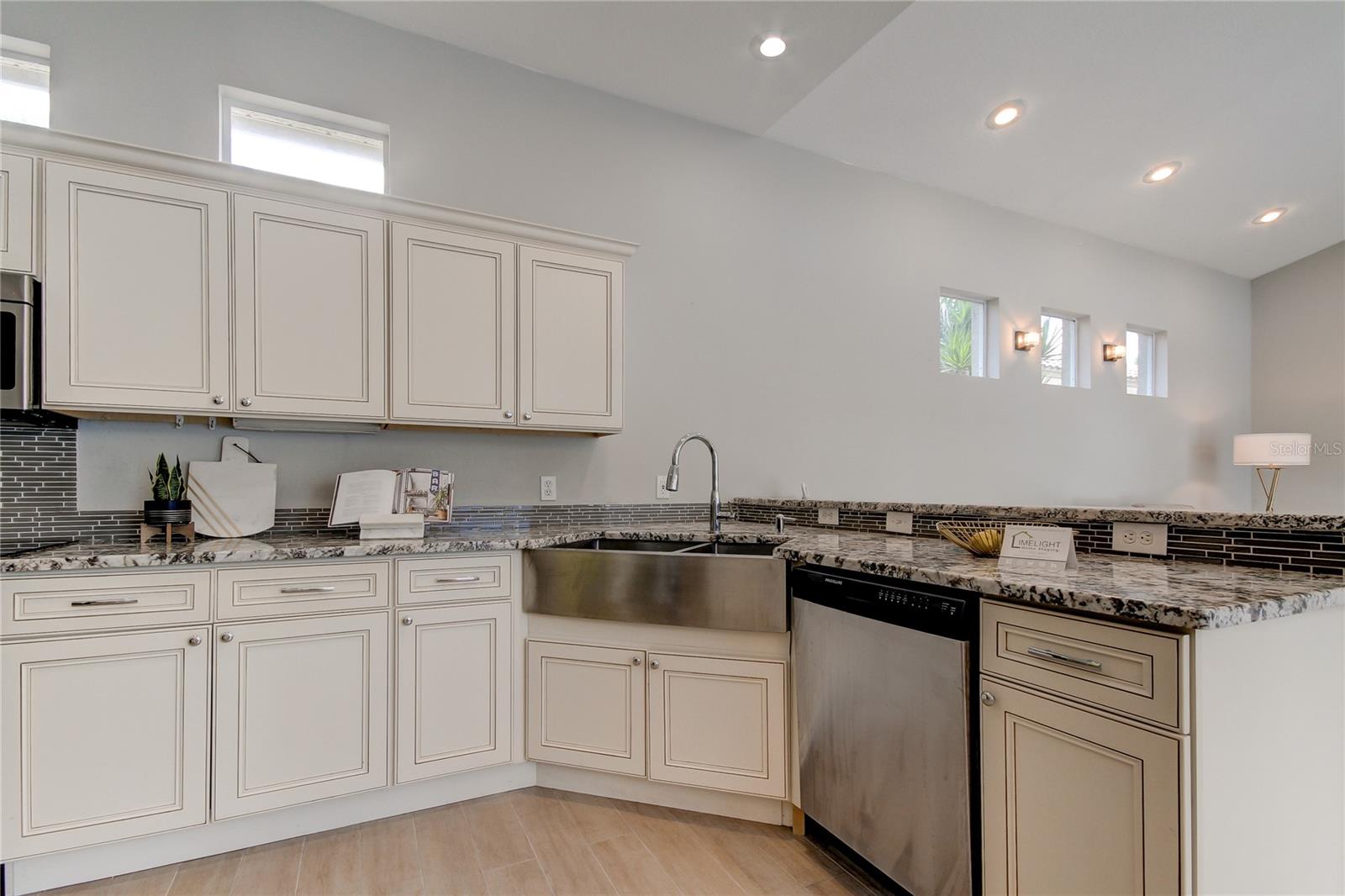 CROSS CREEK - UNIT TWO - Residential Lease