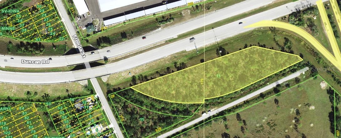 PINEAPPLE CENTER - Land