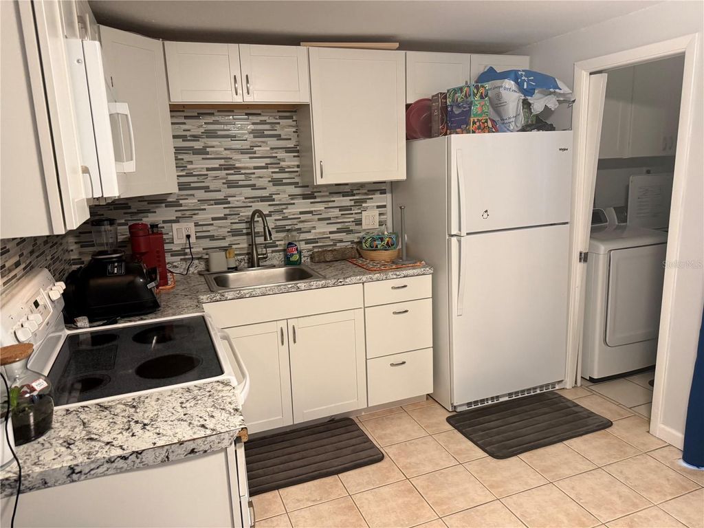 Photo of 544 Briarwood Road, Venice, FL 34293 (MLS # A4660436)