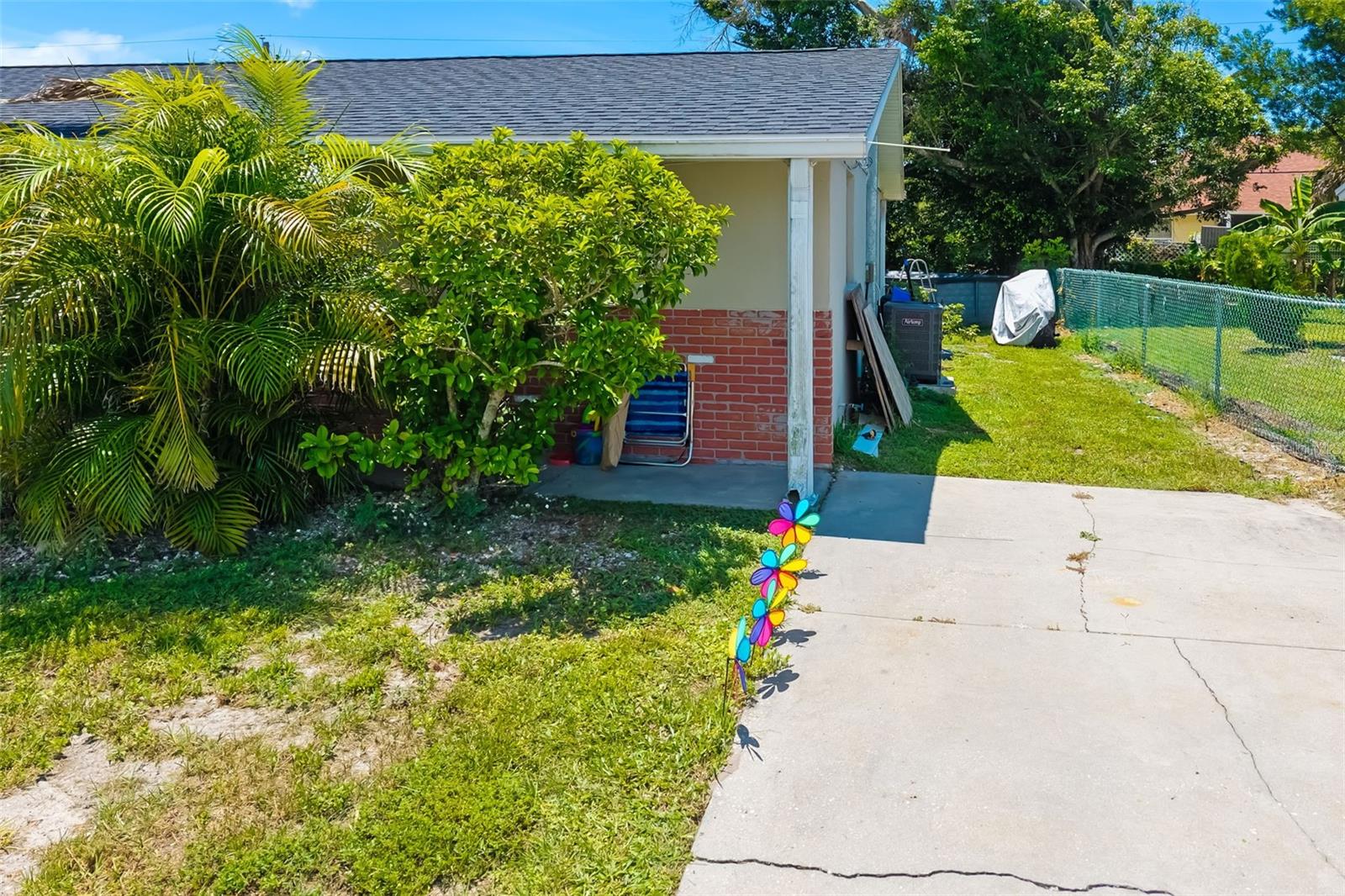 VENICE GARDENS - Residential Income