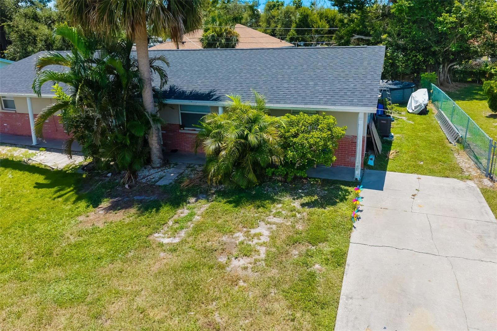 VENICE GARDENS - Residential Income