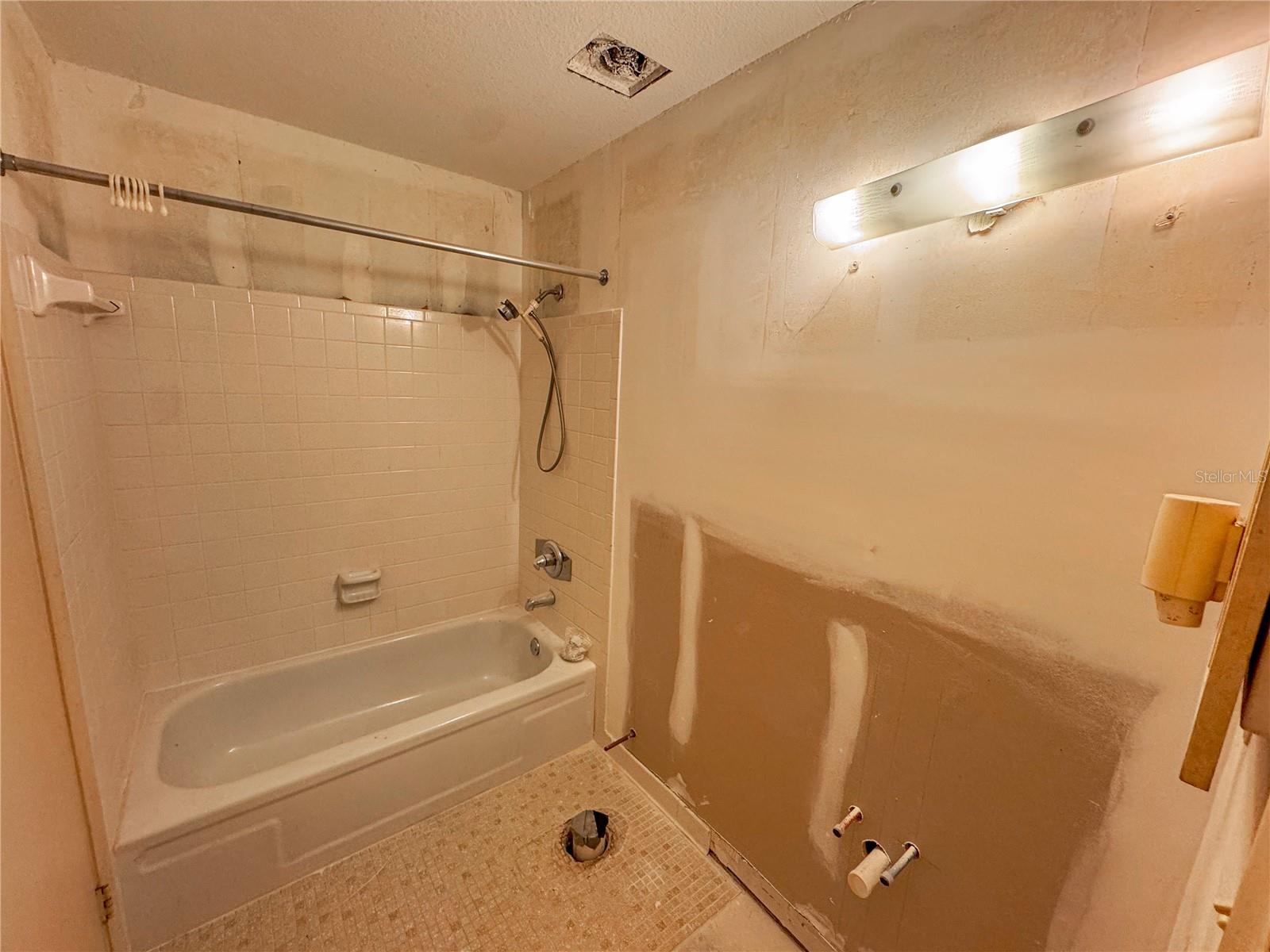 BIVENS LAKE ESTATES SOUTH - Residential