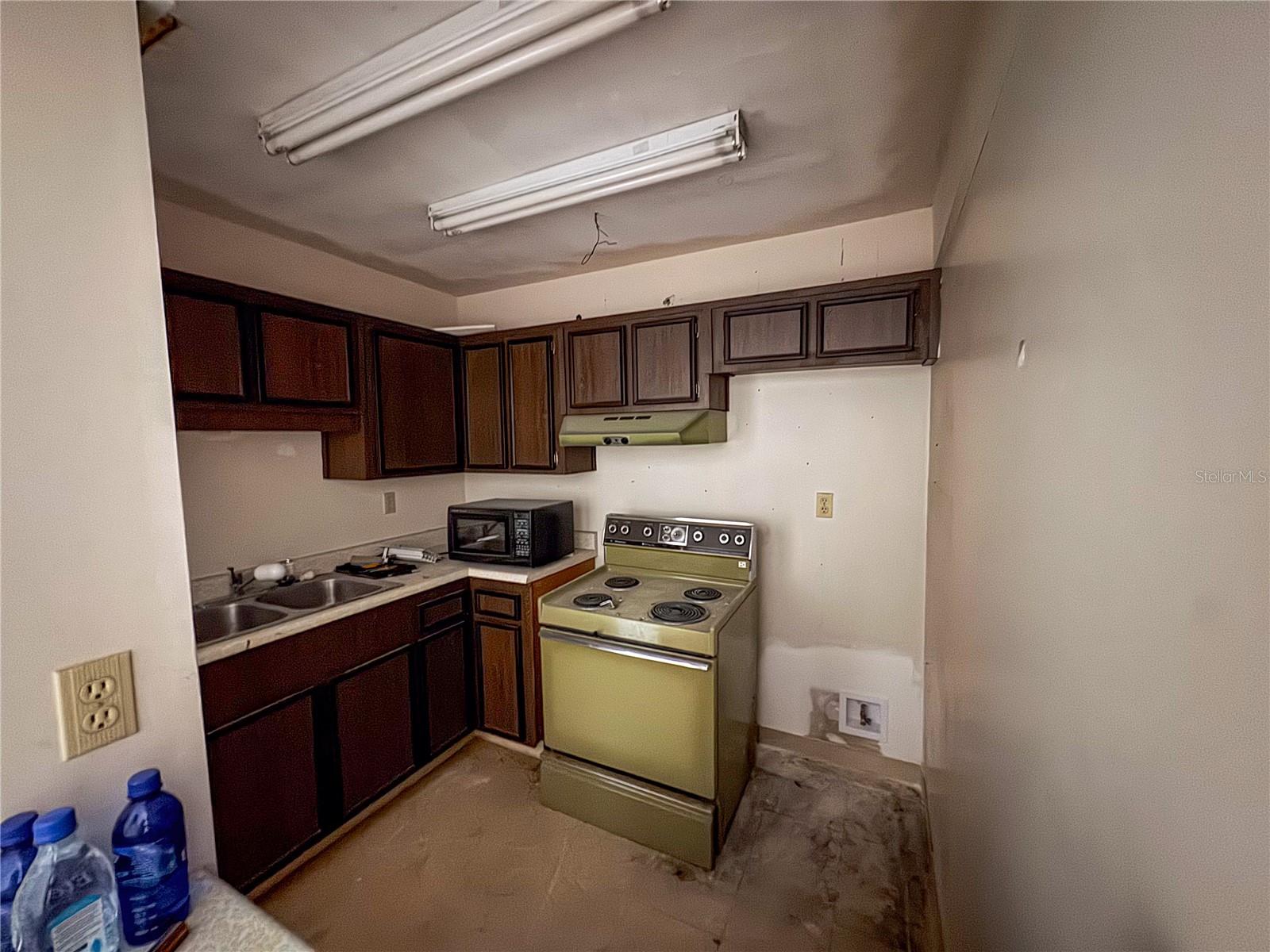 BIVENS LAKE ESTATES SOUTH - Residential