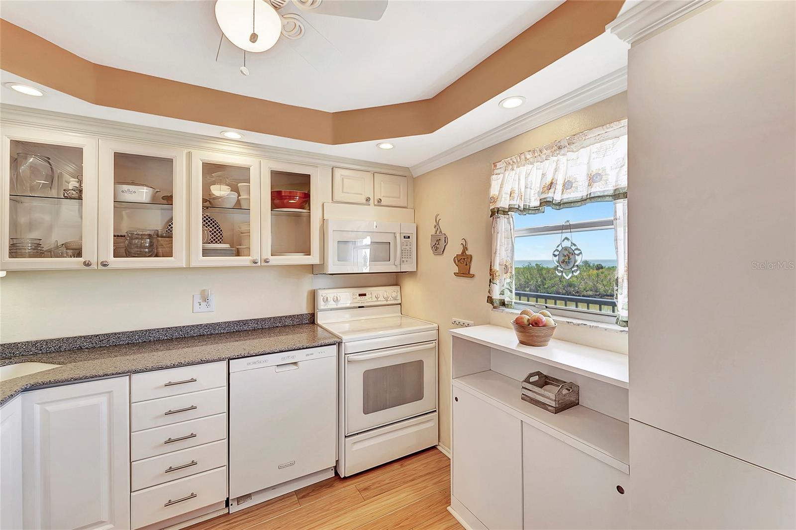 POINTE ON MIDNIGHT PASS - Residential